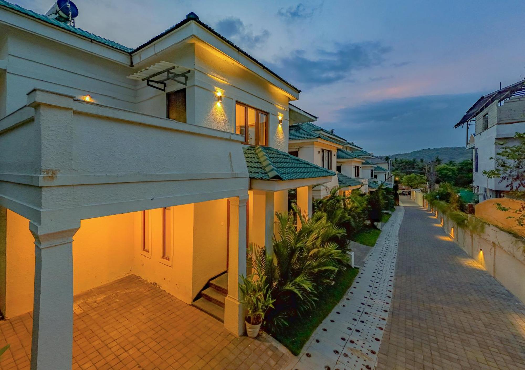 Вилла Elivaas 3 Bhk With Pvt Pool - Azalea Сиолим Экстерьер фото